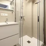 1 Bedroom In Apartment *