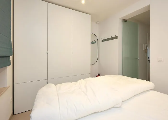 Apartment 1 Bedroom In *