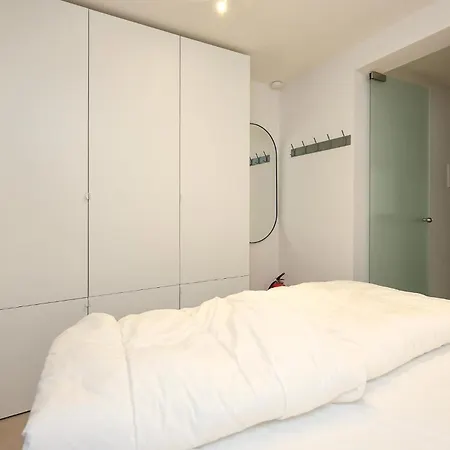 Apartment 1 Bedroom In *
